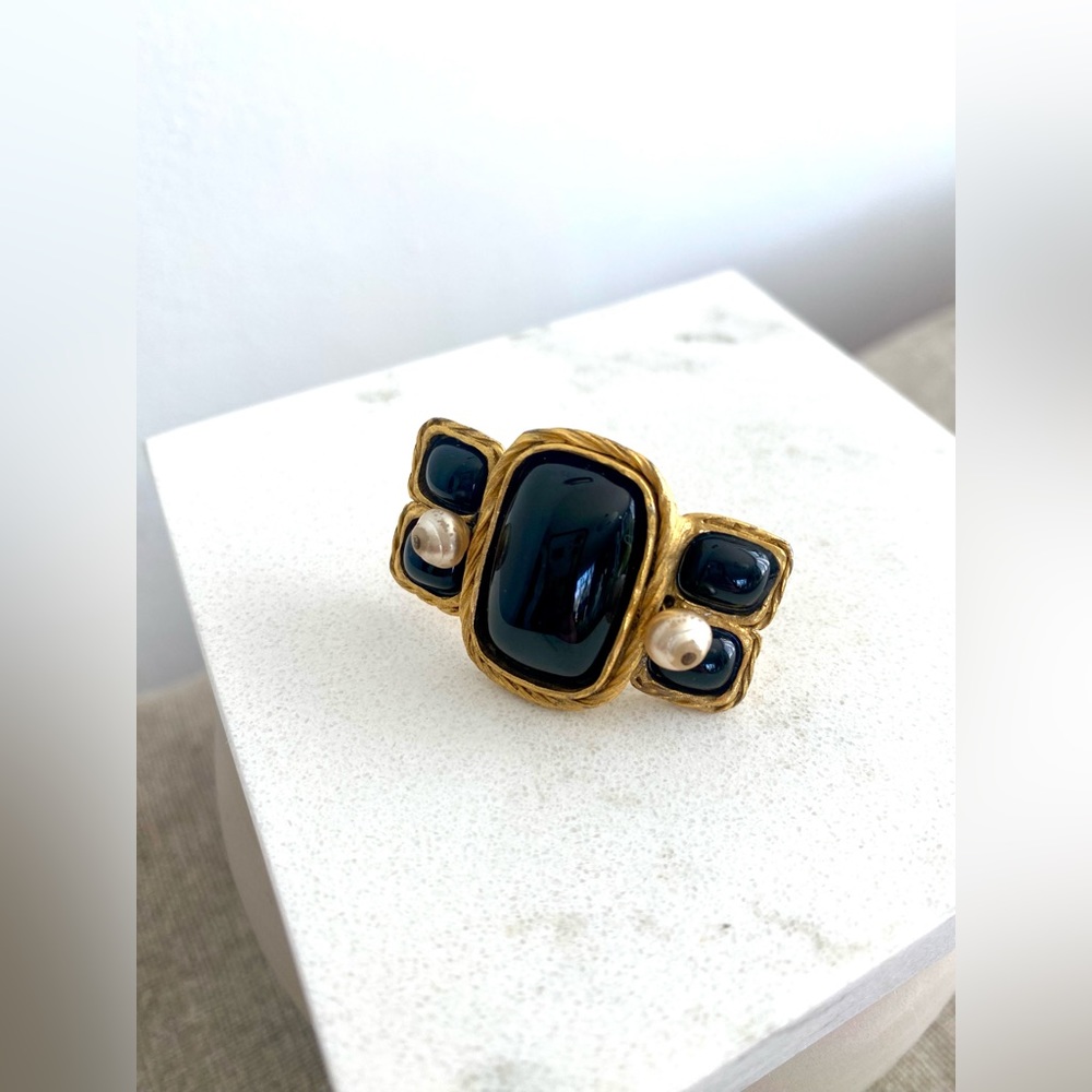 Andrew GN Paris Onyx and Pearl Embellished Adjustable Size 6 Gold Tone Ring
